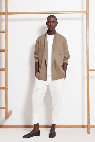 Look 16